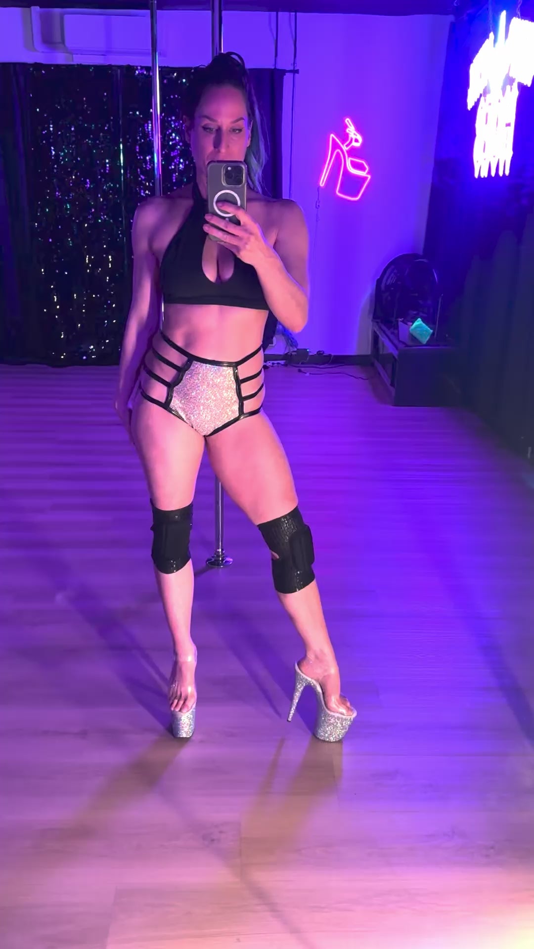 Grippy Pole Dancer Knee Pads